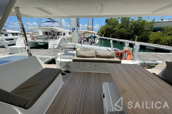 Lucia 40 - Yacht Charter Sailica