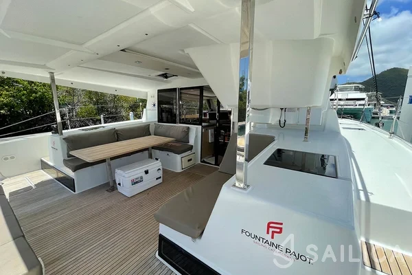 Lucia 40 - Yacht Charter Sailica