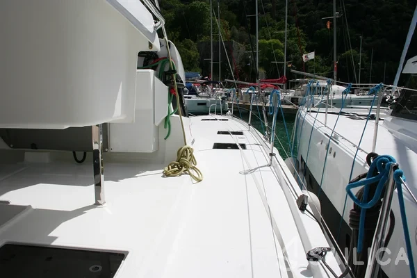 Lucia 40 - Yacht Charter Sailica