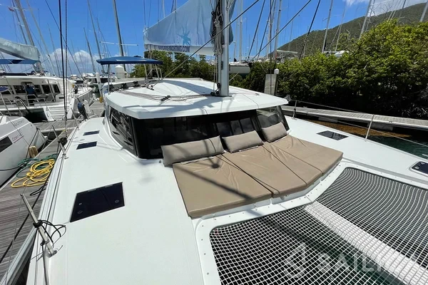 Lucia 40 - Yacht Charter Sailica