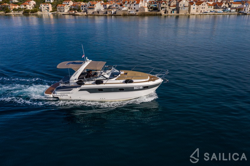 Bavaria 32 Sport - Yacht Charter Sailica