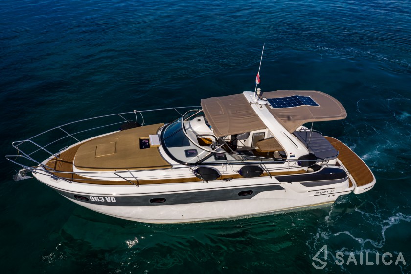Bavaria 32 Sport - Yacht Charter Sailica