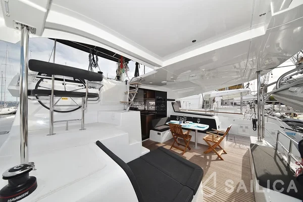 Lagoon 42 - Yacht Charter Sailica