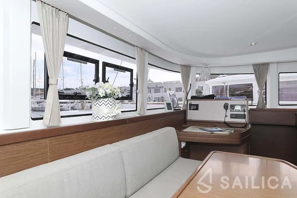 Lagoon 42 - Yacht Charter Sailica