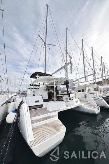 Lagoon 42 - Yacht Charter Sailica
