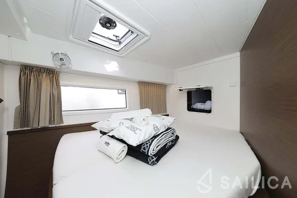 Lagoon 42 - Yacht Charter Sailica
