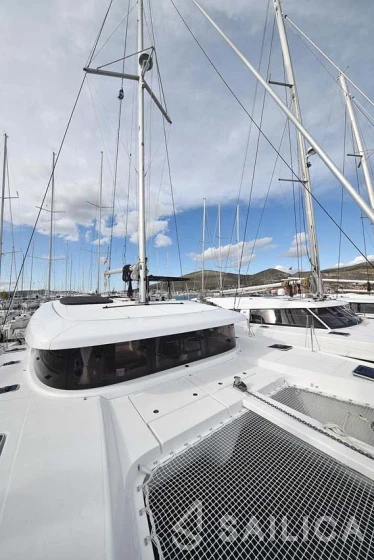 Lagoon 42 - Yacht Charter Sailica