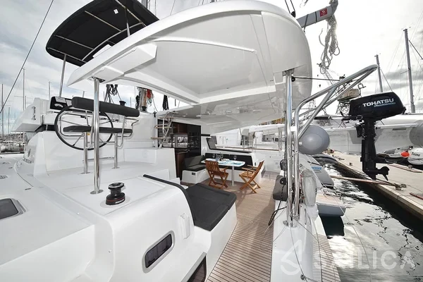 Lagoon 42 - Yacht Charter Sailica
