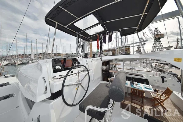 Lagoon 42 - Yacht Charter Sailica