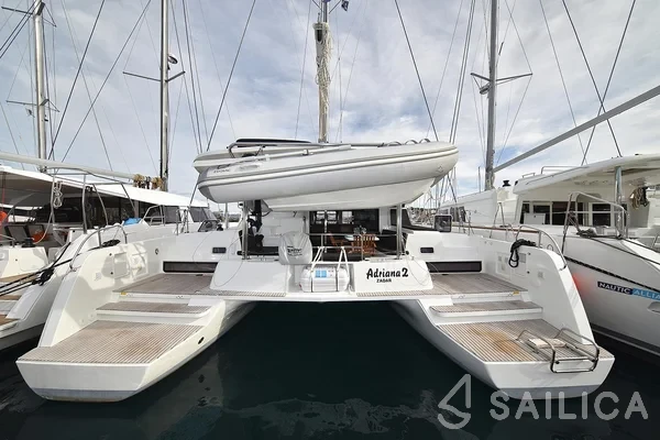 Lagoon 42 - Yacht Charter Sailica