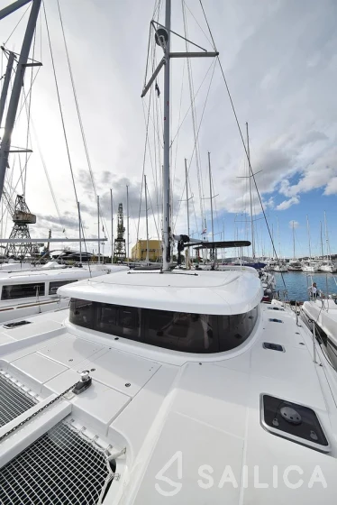 Lagoon 42 - Yacht Charter Sailica