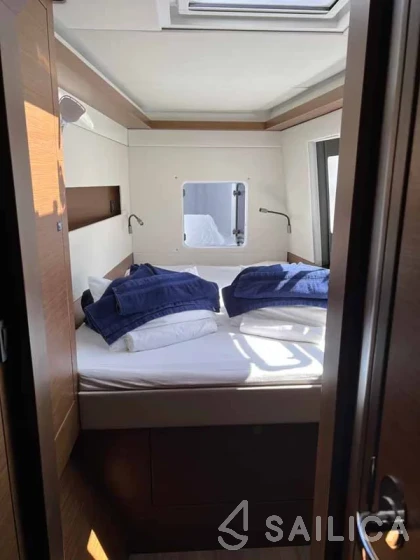 Lagoon 42 - Yacht Charter Sailica