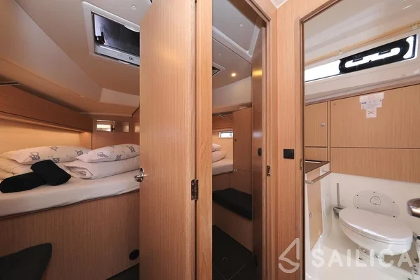 Bavaria 46 Cruiser - Yacht Charter Sailica