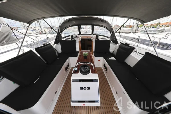 Bavaria 46 Cruiser - Yacht Charter Sailica