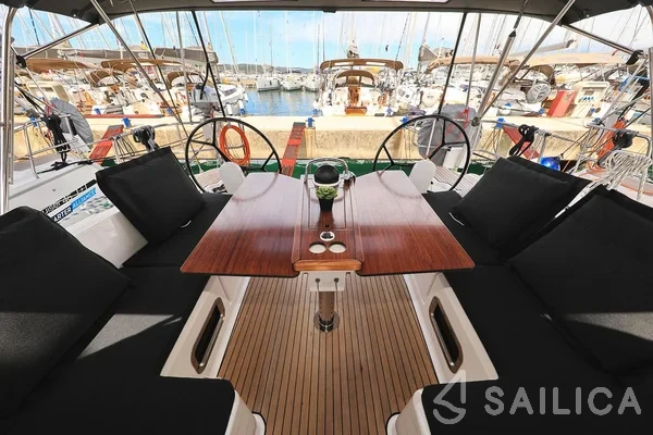 Bavaria 46 Cruiser - Yacht Charter Sailica
