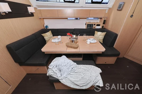 Bavaria 46 Cruiser - Yacht Charter Sailica