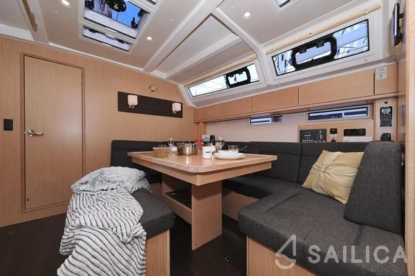 Bavaria 46 Cruiser - Yacht Charter Sailica