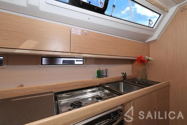 Bavaria 46 Cruiser - Yacht Charter Sailica