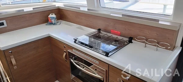 Bali 4.2 - Yacht Charter Sailica