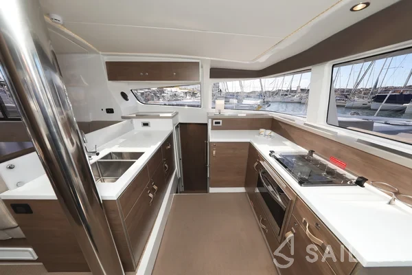Bali 4.2 - Yacht Charter Sailica