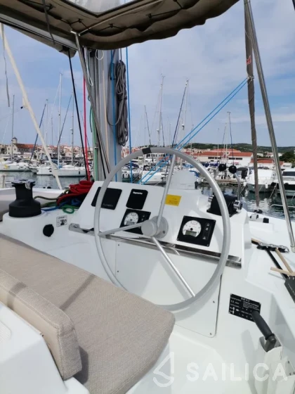 Bali 4.2 - Yacht Charter Sailica