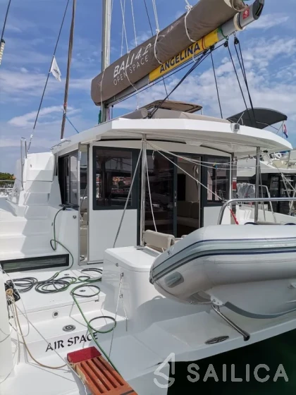 Bali 4.2 - Yacht Charter Sailica