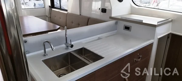 Bali 4.2 - Yacht Charter Sailica