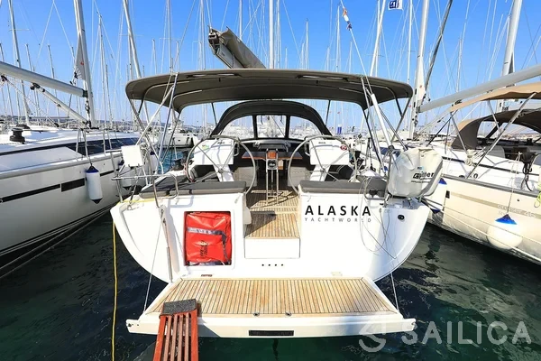 Hanse 455 - Yacht Charter Sailica