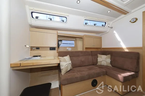 Hanse 455 - Yacht Charter Sailica