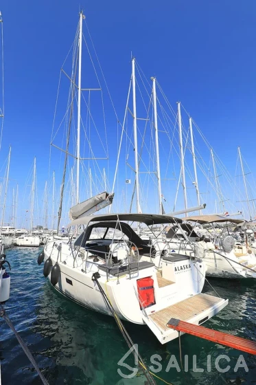 Hanse 455 - Yacht Charter Sailica