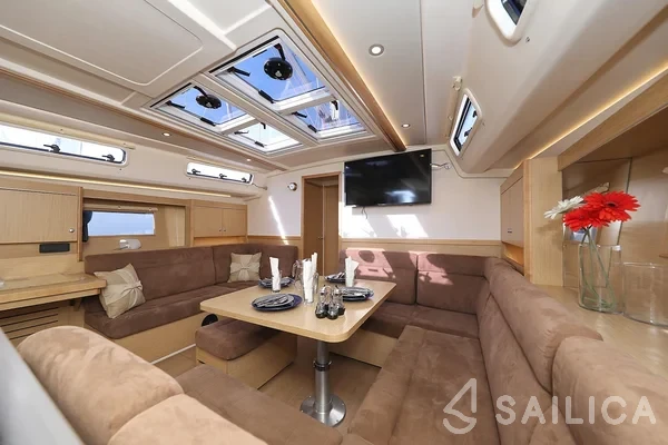 Hanse 455 - Yacht Charter Sailica