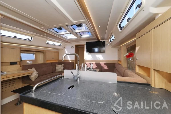 Hanse 455 - Yacht Charter Sailica