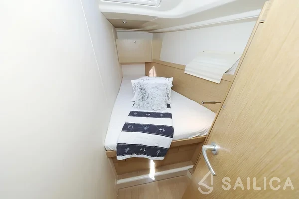 Hanse 455 - Yacht Charter Sailica
