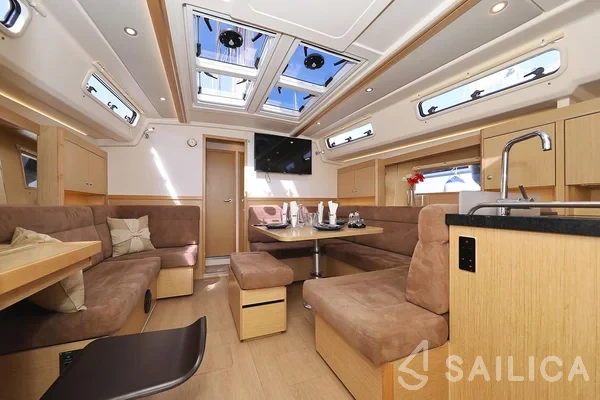Hanse 455 - Yacht Charter Sailica