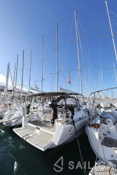 Dufour 382 GL - Yacht Charter Sailica