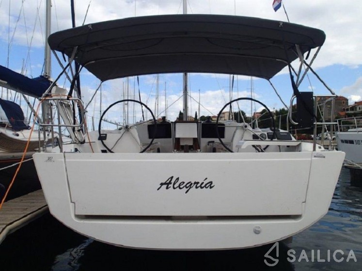 Dufour 382 GL - Yacht Charter Sailica