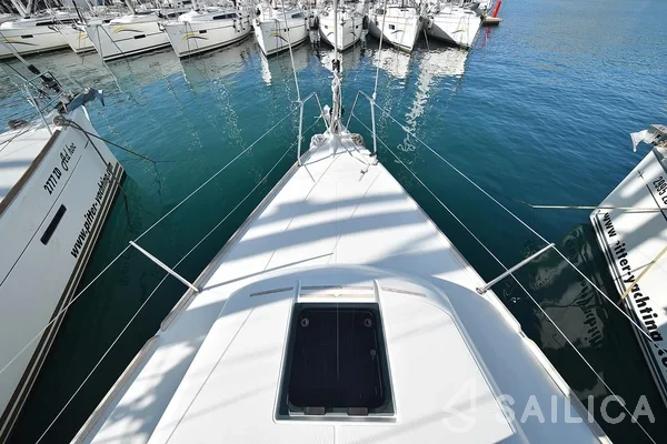 Dufour 382 GL - Yacht Charter Sailica