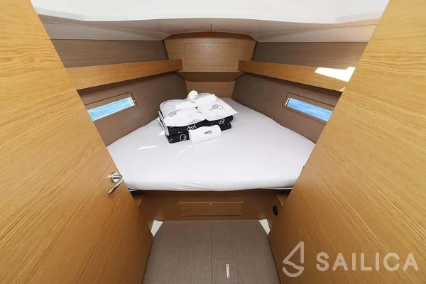 Dufour 382 GL - Yacht Charter Sailica