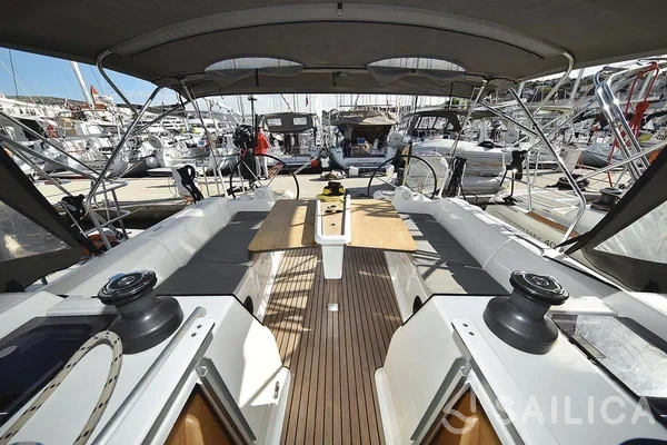 Dufour 382 GL - Yacht Charter Sailica