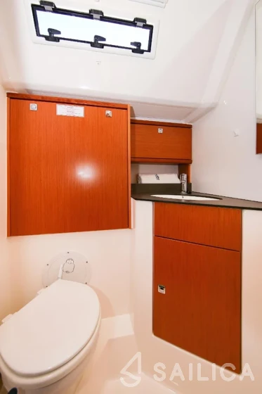 Bavaria 46 Cruiser - Yacht Charter Sailica