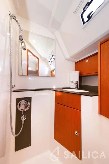 Bavaria 46 Cruiser - Yacht Charter Sailica