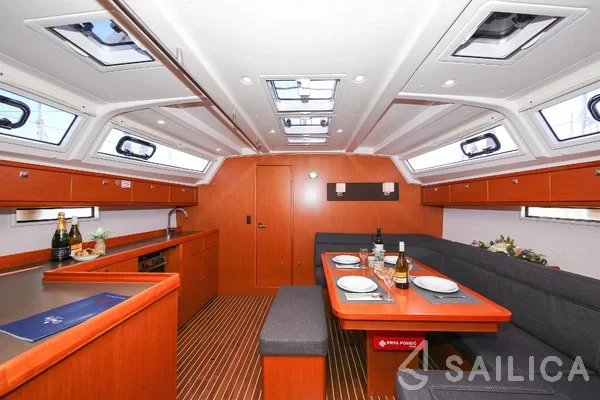 Bavaria 46 Cruiser - Yacht Charter Sailica