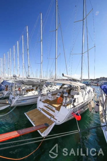 Bavaria 46 Cruiser - Yacht Charter Sailica