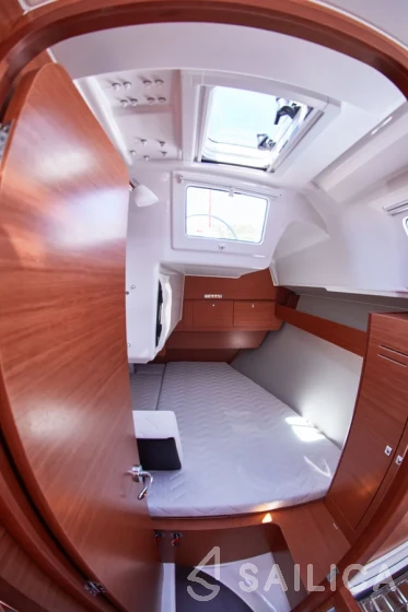 Dufour 360 GL - Yacht Charter Sailica