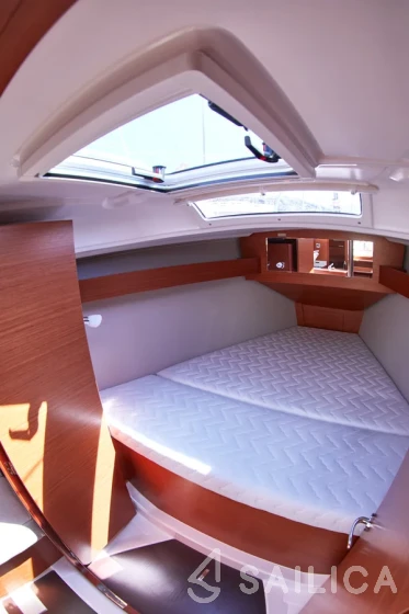 Dufour 360 GL - Yacht Charter Sailica