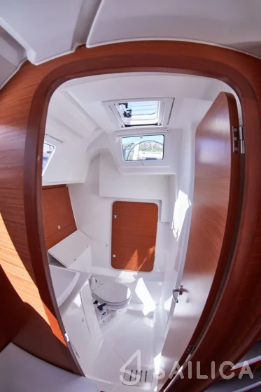 Dufour 360 GL - Yacht Charter Sailica