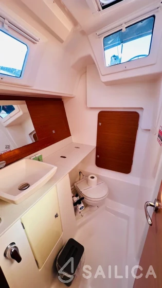 Dufour 360 GL - Yacht Charter Sailica
