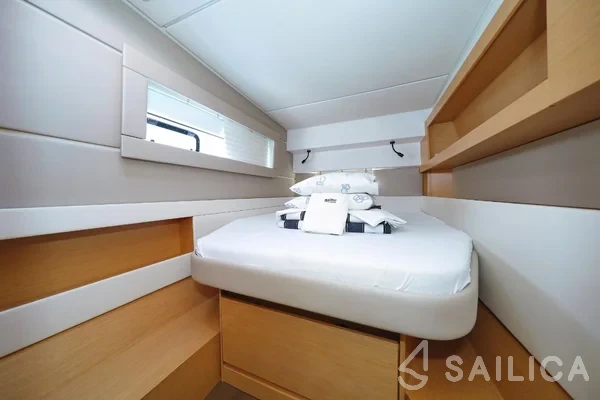 Nautitech 46 Fly - Yacht Charter Sailica