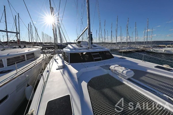 Nautitech 46 Fly - Yacht Charter Sailica