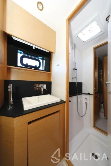 Nautitech 46 Fly - Yacht Charter Sailica